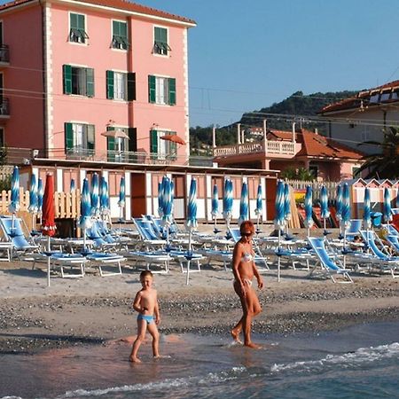 Hotel La Milanese Pietra Ligure Eksteriør billede