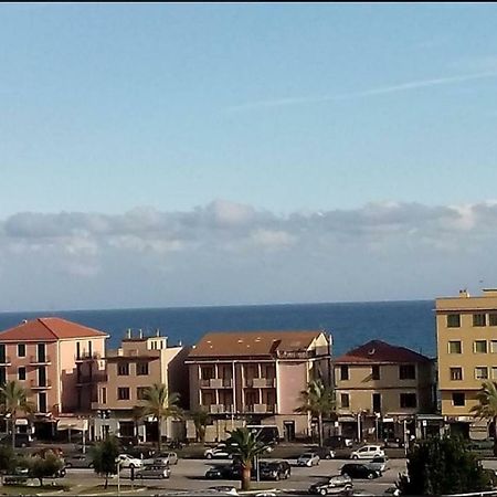 Hotel La Milanese Pietra Ligure Eksteriør billede