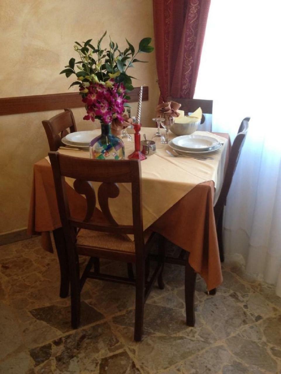 Hotel La Milanese Pietra Ligure Eksteriør billede