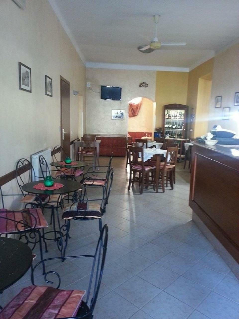 Hotel La Milanese Pietra Ligure Eksteriør billede