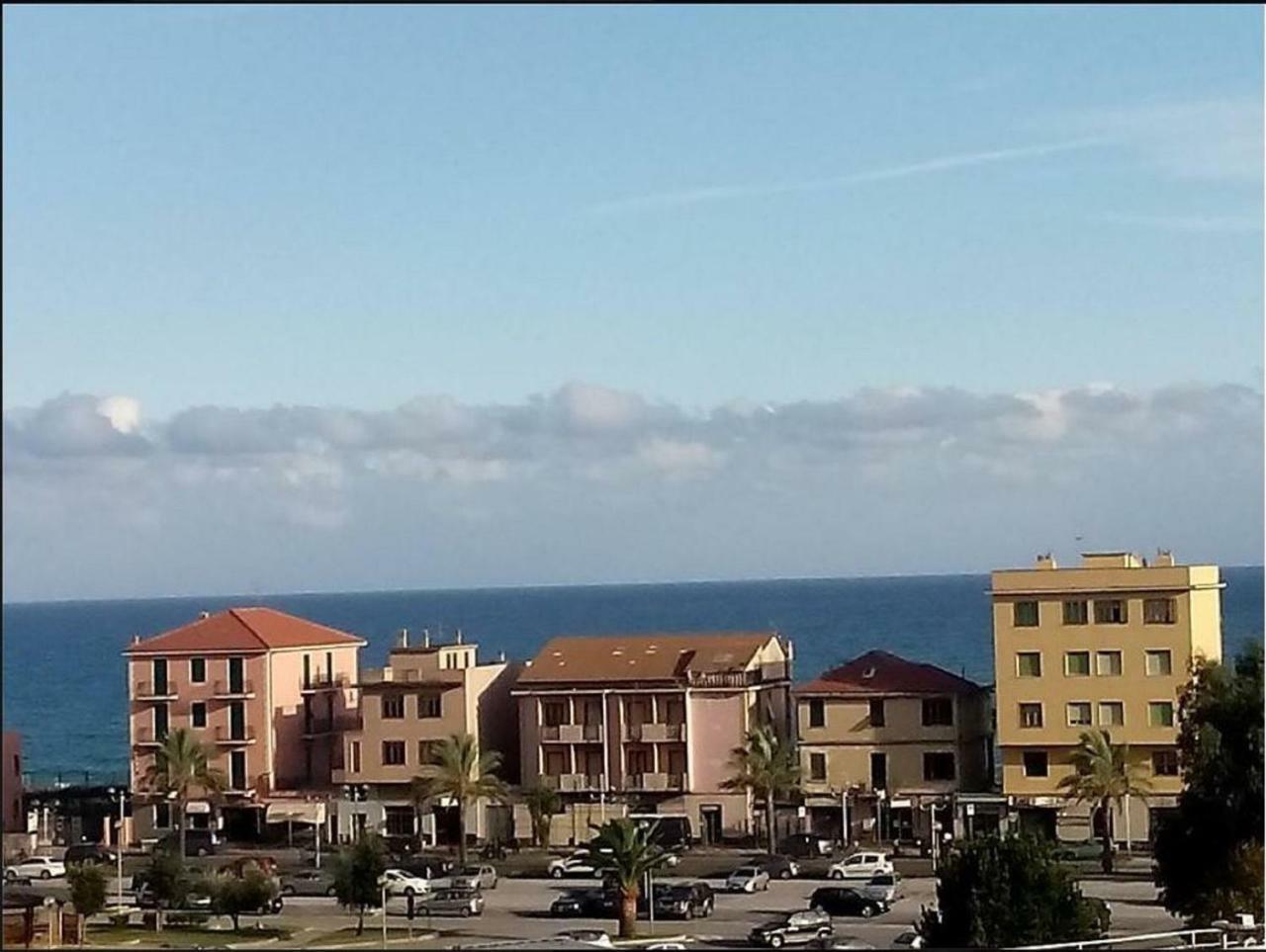 Hotel La Milanese Pietra Ligure Eksteriør billede