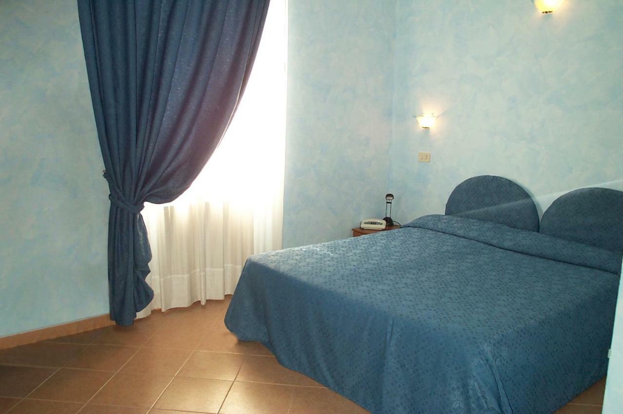 Hotel La Milanese Pietra Ligure Eksteriør billede