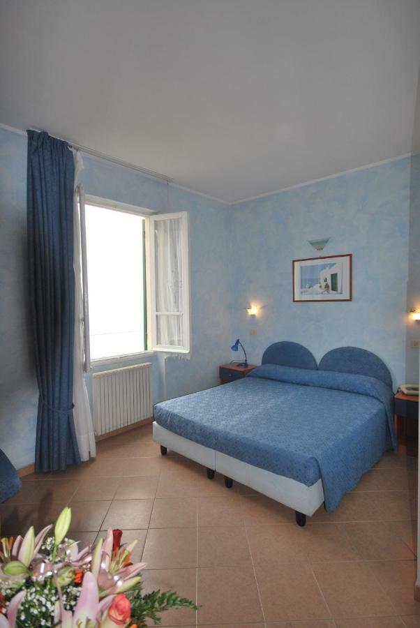 Hotel La Milanese Pietra Ligure Eksteriør billede