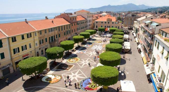 Hotel La Milanese Pietra Ligure Eksteriør billede